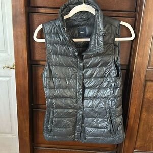 Gap vest